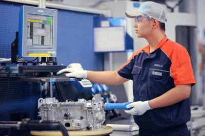 走進“微米工廠” 與吉利汽車的智能“心臟”一同脈動